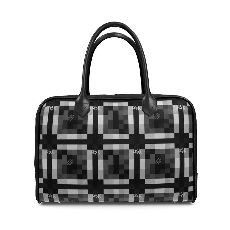 TWAN HOLDALLS